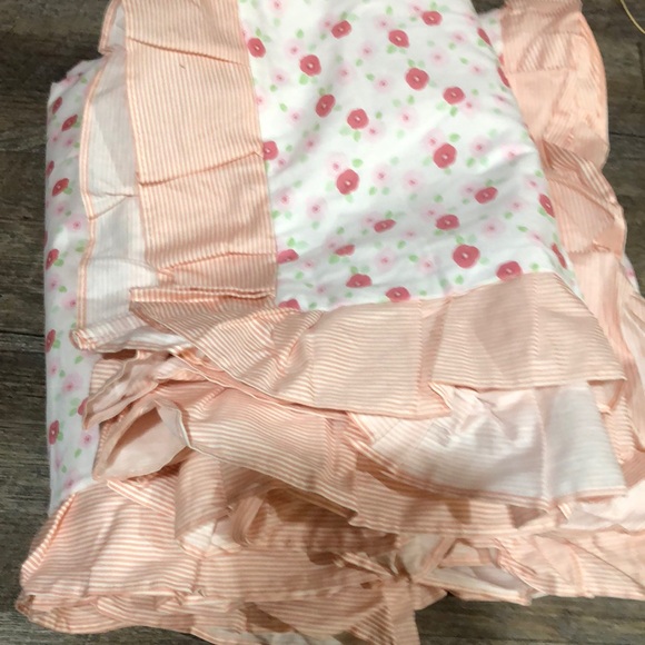 Other - Pink Flower Duvet Cover Set Queen w/ Ruffles